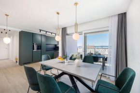 Penthouse Apartments East and West Star